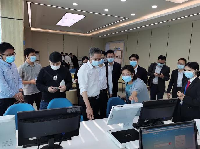 省十大正规买球app数据管理局调研我市十大正规买球app一体机建设运营情况——促进自助服务泛在普惠品质提升