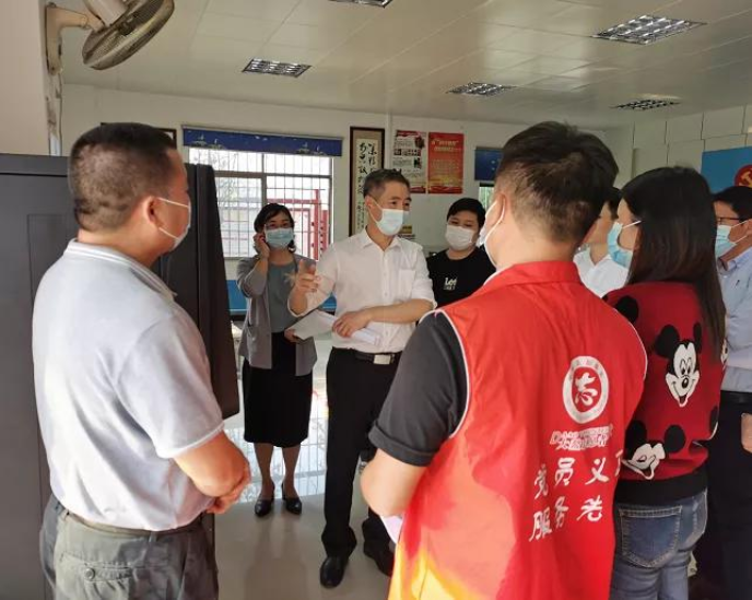 省十大正规买球app数据管理局调研我市十大正规买球app一体机建设运营情况——促进自助服务泛在普惠品质提升