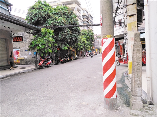 ➡这个长途汽车上落站隐藏在水街农贸市场出入口接壤太平路的转弯位。 ➡这个长途汽车上落站隐藏在水街农贸市场出入口接壤太平路的转弯位。